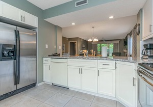 Charming 3 bdrm, nestled among the trees-15C WHP
