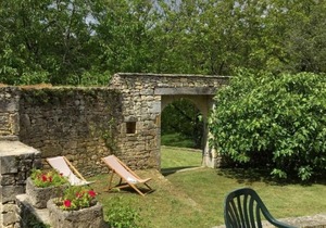Charming 3BR House in Borrèze with Terrace, WiFi, BBQ, Pet-Friendly