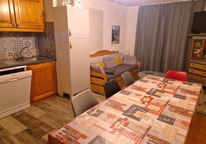 Charming 4-Room Apartment for 8, Near Slopes in Valfréjus