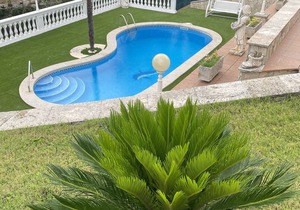 Charming 8-Bed Villa in Girona