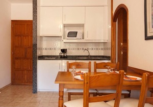 Charming Apartment “Pinos Altos T1” with Pool, Wi-Fi, Balcony & Terrace