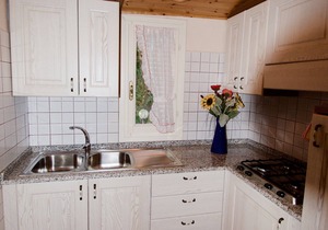 Charming apartment for 5 people with garden, BBQ and wifi