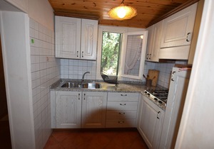 Charming apartment for 5 people with garden, BBQ and wifi
