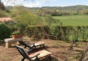 Charming apartment for 5 people with garden, BBQ and wifi