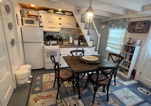 Charming Brant Point Rose Covered Cottage - with Smart TVs, Free WIFI and AC