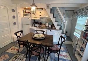 Charming Brant Point Rose Covered Cottage - with Smart TVs, Free WIFI and AC