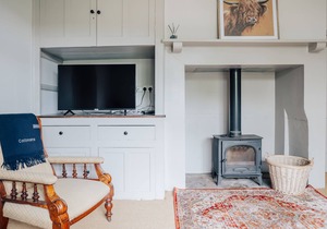 Charming Cottage with an acre of garden in Dorset Countryside