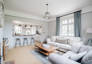 Charming Cottage with an acre of garden in Dorset Countryside