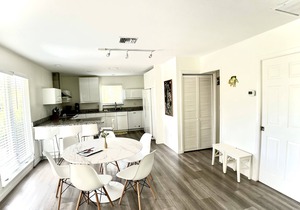 Charming Captiva Cottage with private pool, 300 steps from beach