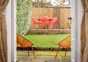 Charming Cardoon Cottage in beautiful village