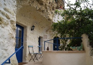Charming cave studio with garden in the historic center of Amboise