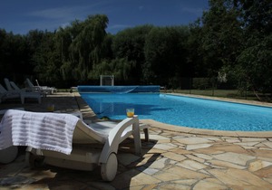 Charming Chalet with Swimming Pool in Quend