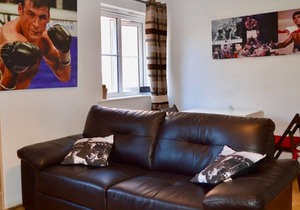 Charming Cosy Coach House in Fishponds, Bristol
