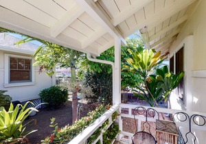 Charming cottage close to everything - walk to beach, zoo, & park