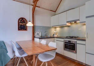 Charming Cottage “De Kleine Bonte Specht” with Wi-Fi, Terrace & Barbecue
