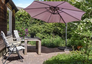 Charming Cottage “De Kleine Bonte Specht” with Wi-Fi, Terrace & Barbecue