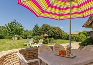 Charming Cottage in Brière Park with Large Garden, Terrace, and Family Amenities