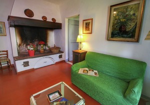 Charming cottage in a wing of an old vineyard on an estate