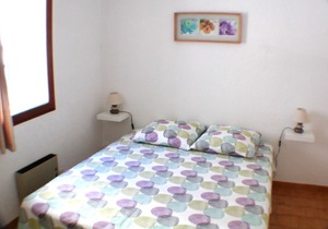 Charming cottage - private terrace overlooking the large wooded park