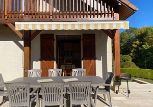 Charming Cottage with Garden, Terrace, and Scenic Views in a Quiet Area