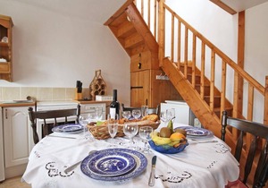 "Charming Country House with Spa, Enclosed Garden, and EV Charging"