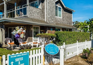 Charming, Dog-Friendly Cabana with Ocean Views & Easy Beach Access