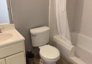 Charming Double Bed Hotel Style (A10)