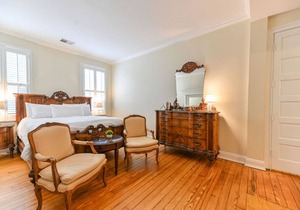 Charming downtown Edenton location with homemade breakfast daily