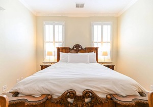 Charming downtown Edenton location with homemade breakfast daily