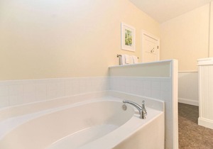 Charming downtown Edenton location with homemade breakfast daily