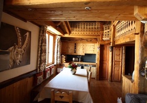 Charming duplex apartment in the center of Val d'Isère