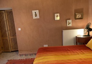 Charming guest house with pool for 2 people