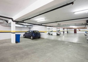 Charming Hideaway: Just 7-Min Stroll to Seawall! Free Parking