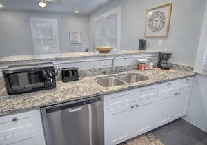 Charming Historic 3BR/2BA Located Near Downtown