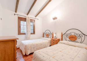 Charming Holiday Home Cortijo el Manzano with Pool, Wi-Fi & Terrace; Parking Available, Pets Allowed