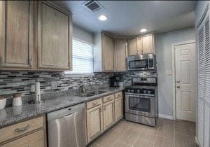 Charming Home | 2Br 2Ba | Med Center | Downtown
