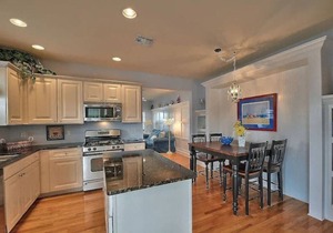 CHARMING HOME IN HEART OF BEACH HAVEN LBI!