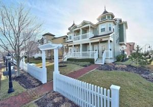 CHARMING HOME IN HEART OF BEACH HAVEN LBI!
