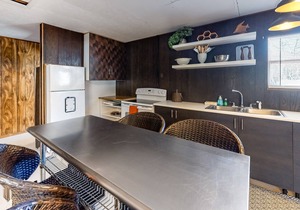 Charming home near the beach with retro vibe and high-speed WiFi - dogs welcome