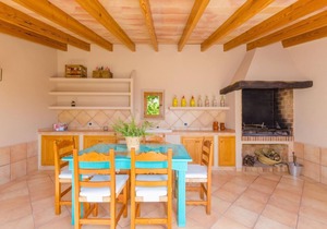Charming luxury villa with large pool, free WiFi, in rural location