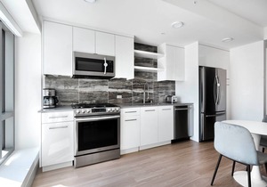 Charming Oakland 1BR w/AC, W/D, Sky Deck, next to BART, by Blueground