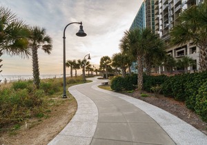 Charming ocean-view condo w/shared hot tub, pools, and lazy river