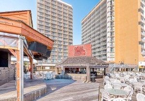 Charming ocean-view condo w/shared hot tub, pools, and lazy river