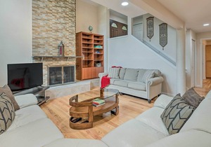 Charming Redmond Home: 14 Mi to Dtwn Seattle!