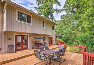 Charming Redmond Home: 14 Mi to Dtwn Seattle!