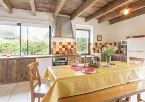 Charming Renovated Farmhouse with Private Garden, Wi-Fi, Bikes, and Family Amenities