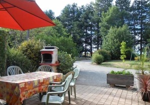 Charming Renovated Farmhouse with Private Garden, Wi-Fi, Bikes, and Family Amenities