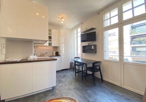 Charming Renovated Studio, Sleeps 4, Near Beach and Market