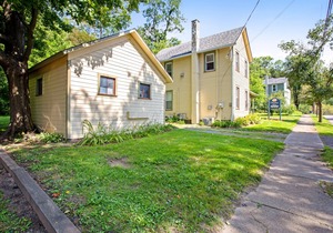 Charming Second Floor Studio with Partial AC, WiFi, TV, and Electric Fireplace