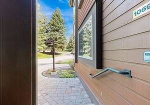 Charming, ski-themed studio w/free WiFi, full kitchen - near downtown Sun Valley
